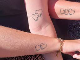 De tattoos van Loes, Liz en Tess (privéfoto).