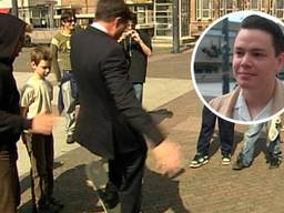 Rens vereeuwigt iconische val oud-premier Balkenende: ‘Een eerbetoon’